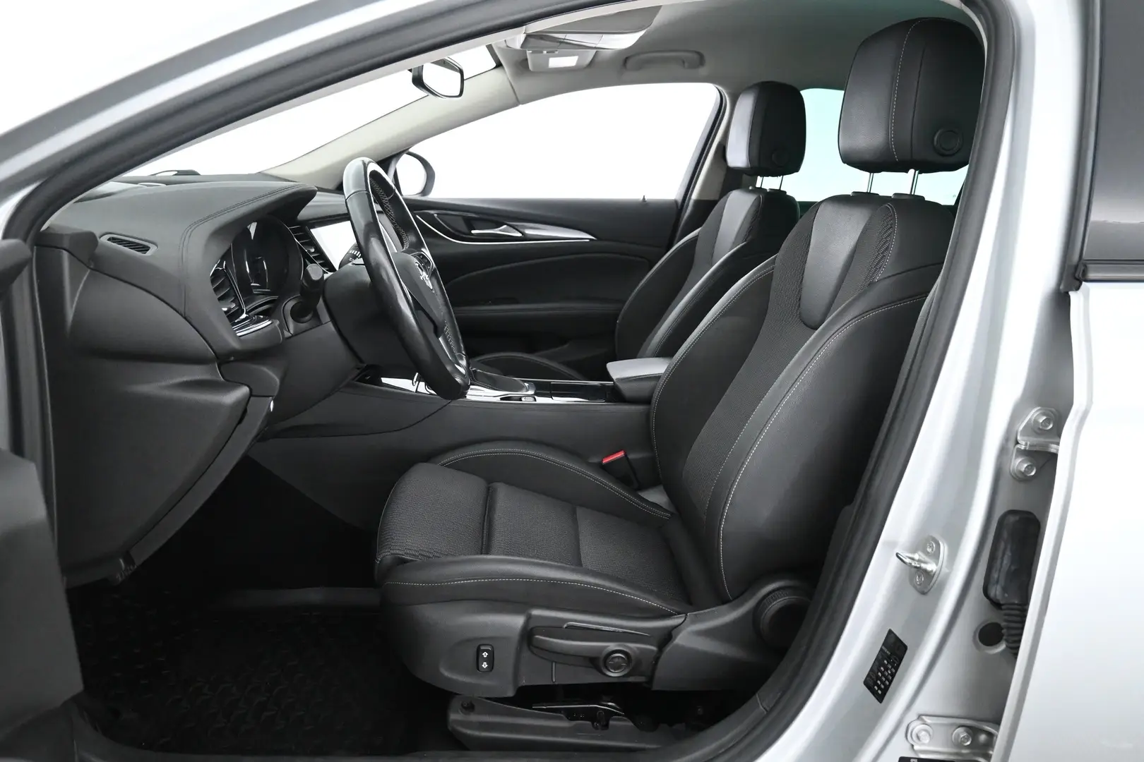 Car Image - XpRHYkZwL64DkTZc1rHvn