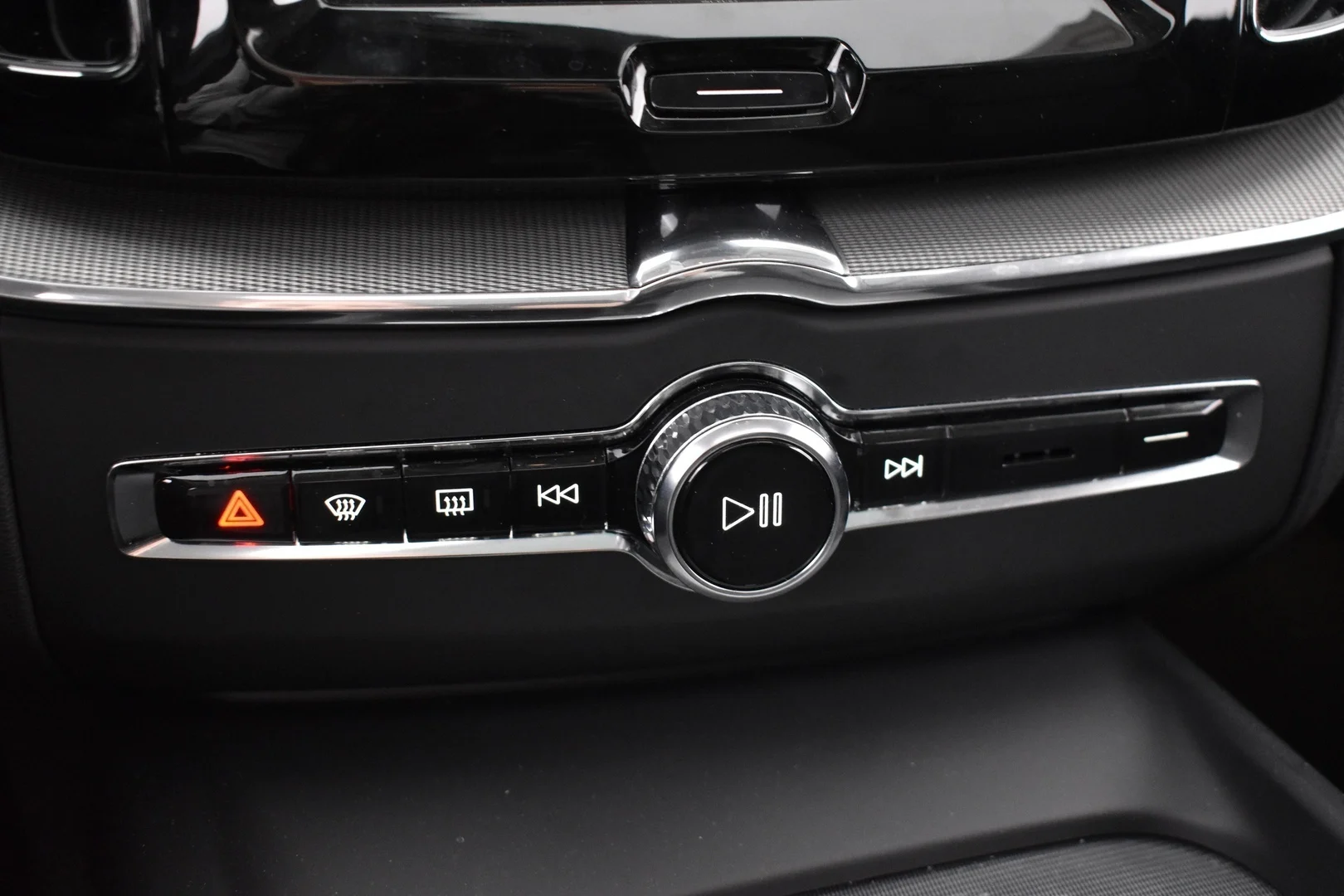 Car Image - UkDHRV7B0gWjFV2qsPc2e