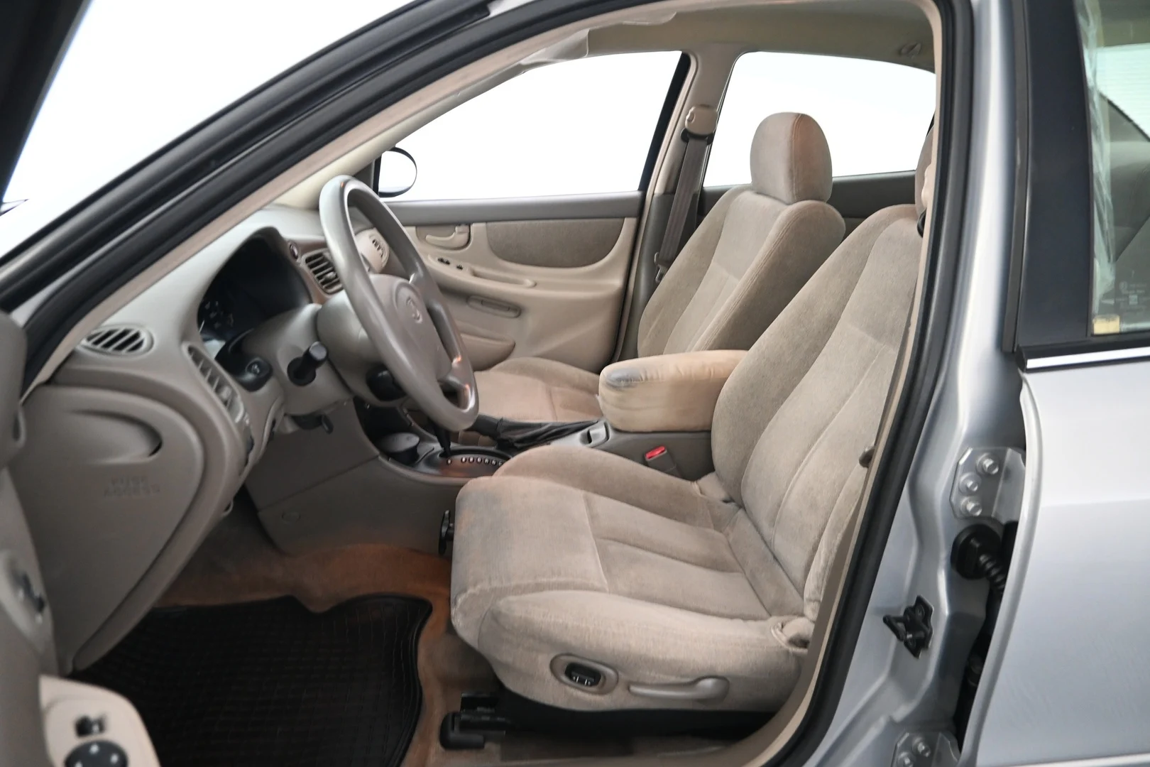 Car Image - 69AzetN8sO16wg75UXKjEt