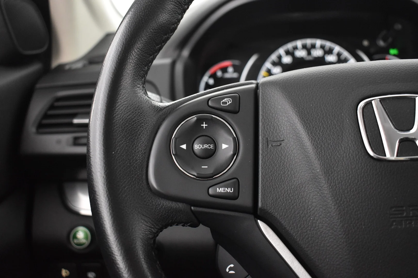 Car Image - CCUb7pSTLP8zApdXxnfbw