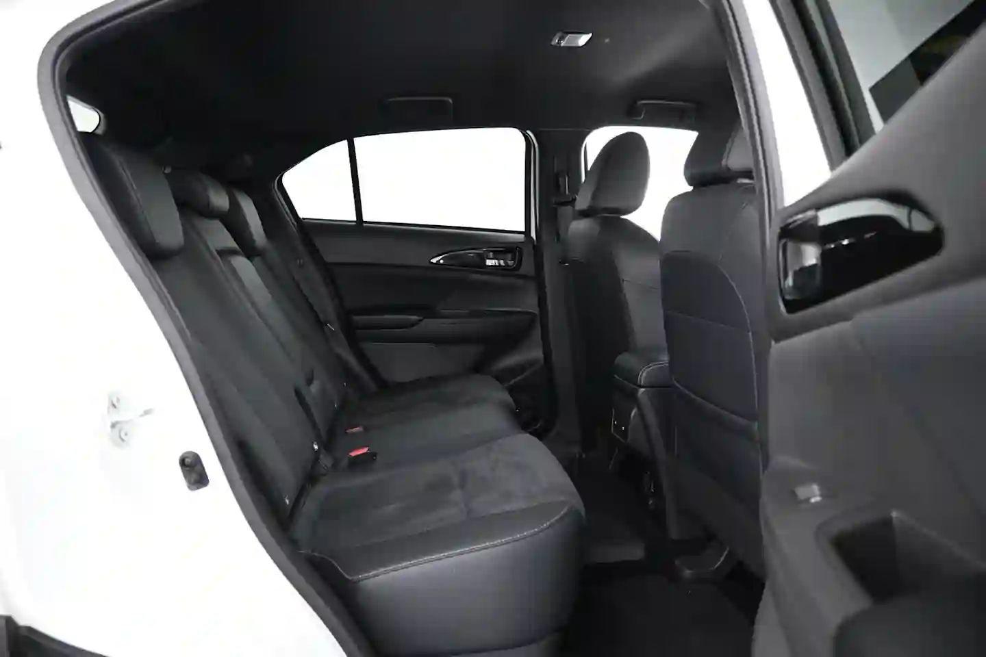 Car Image - 3raZM5CSLarTAEgBf48Rsl