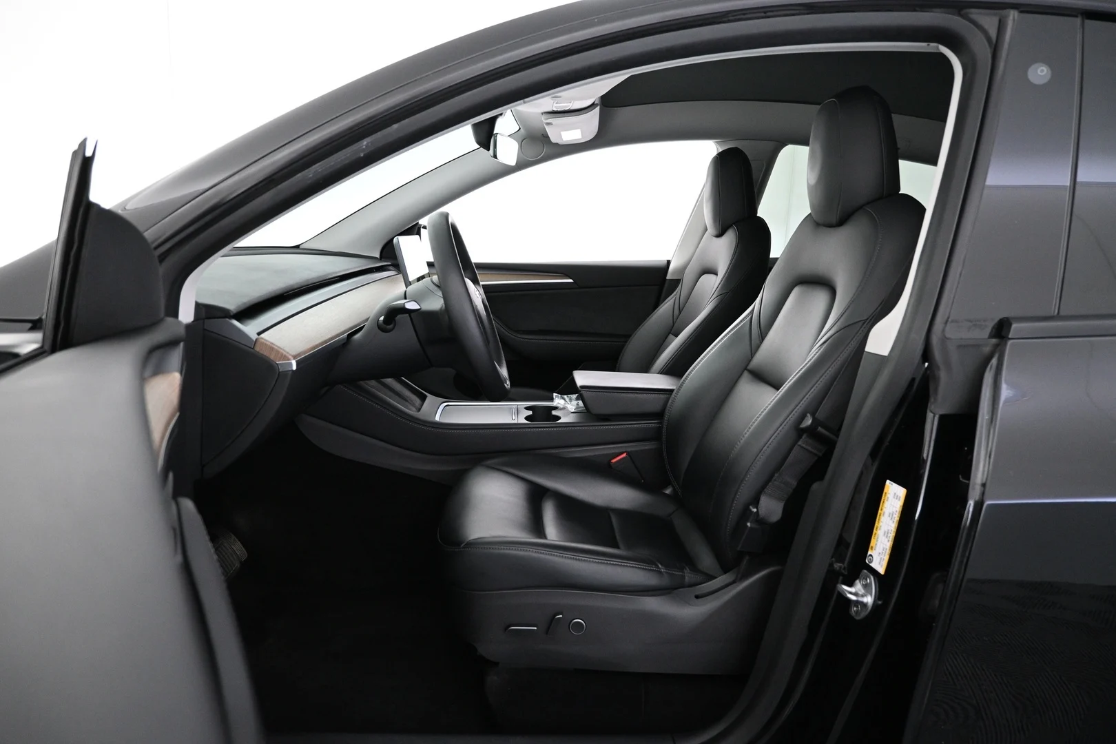 Car Image - 46wBA2KVgO2O7WS9L9qZfk