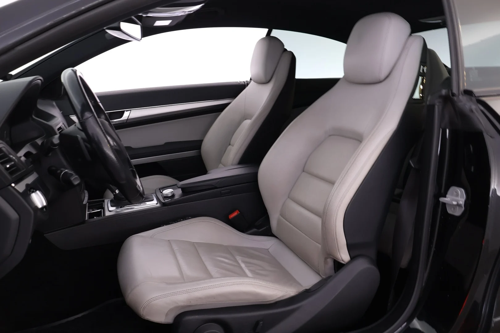 Car Image - 2o3m280HEmD4iZ9e4Q8fSf