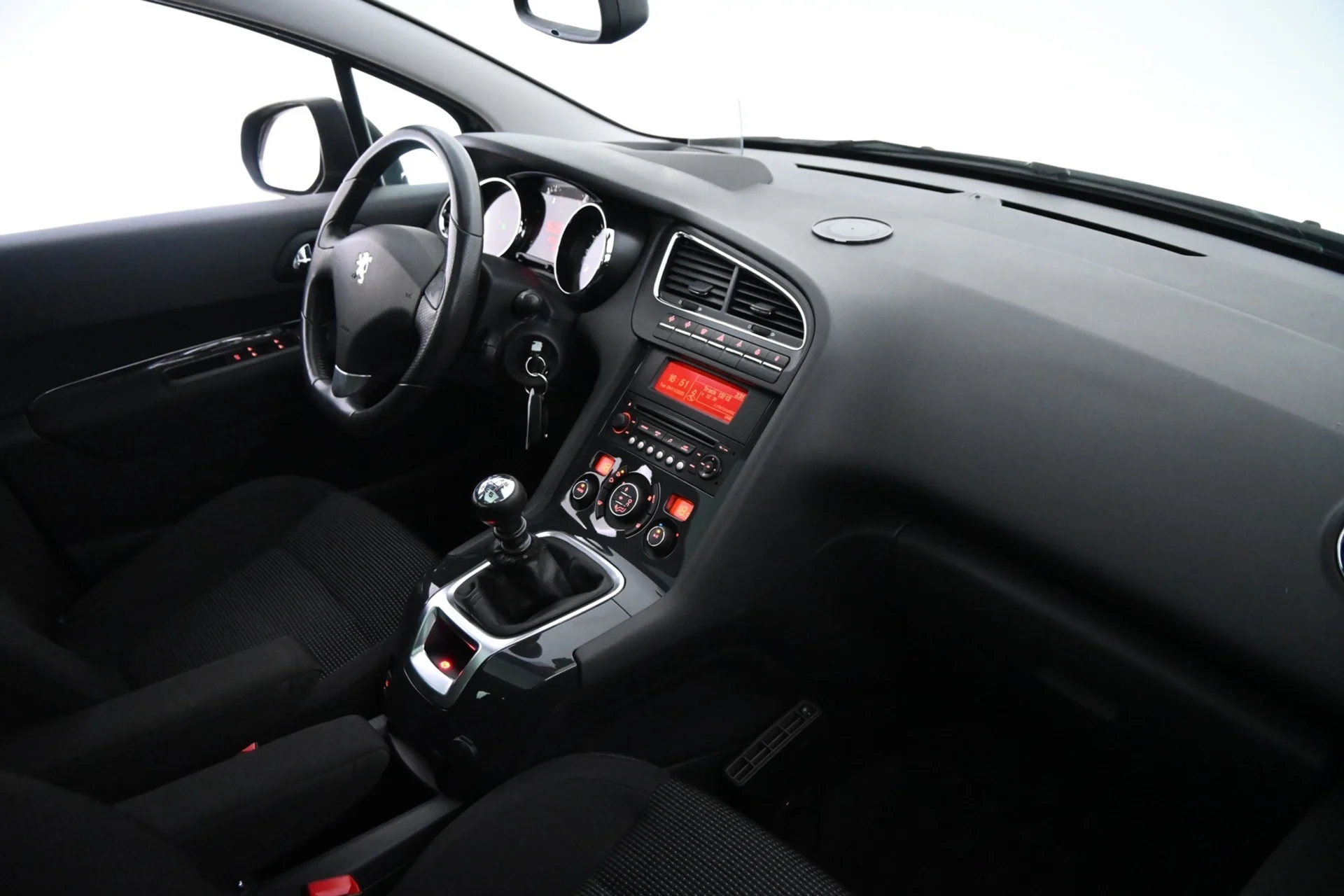 Car Image - 1C0zkr0rqvi7qltffJ8Pui