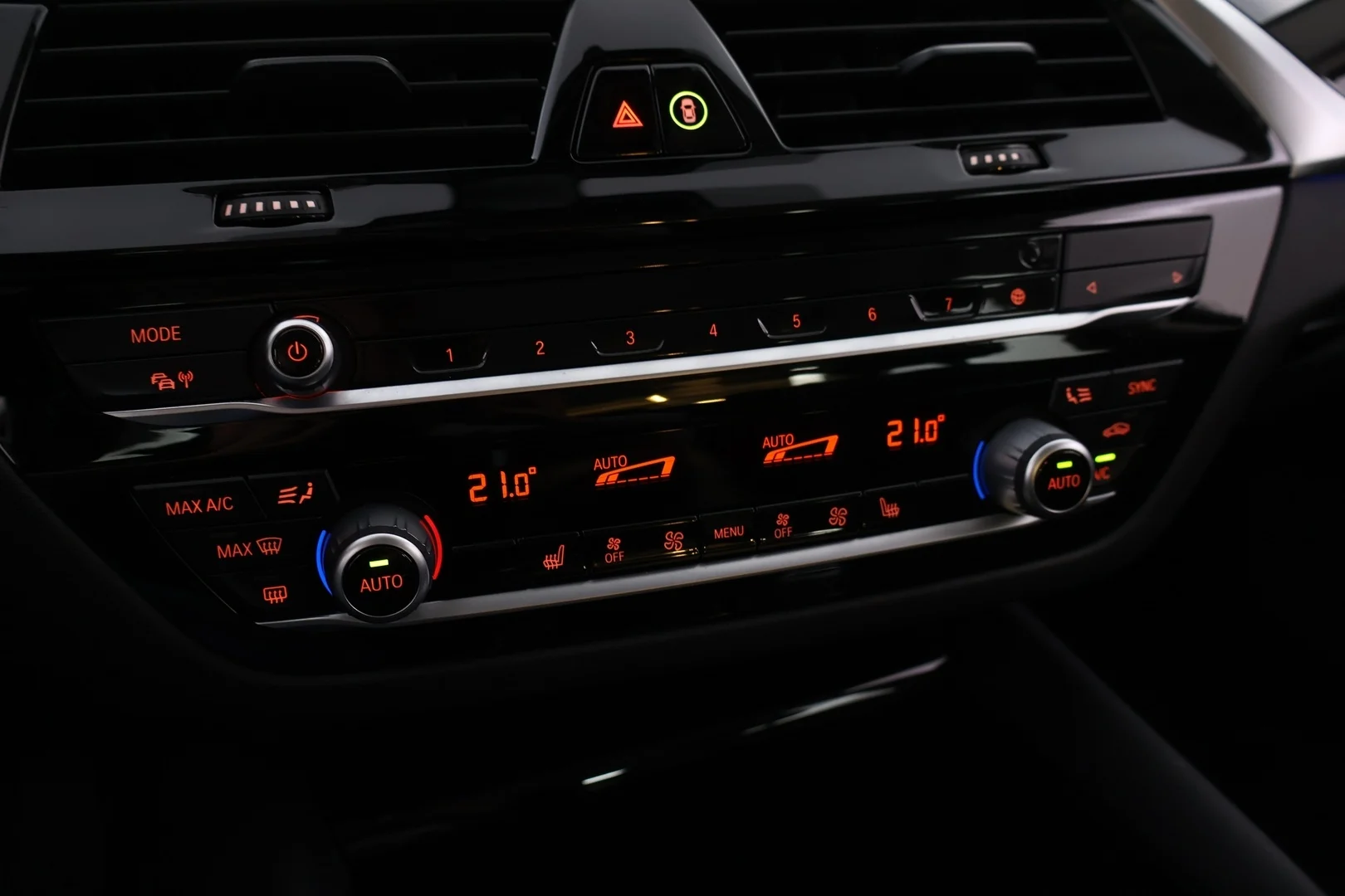 Car Image - 45Pg6pQFJFKP1jvEuqMgTC