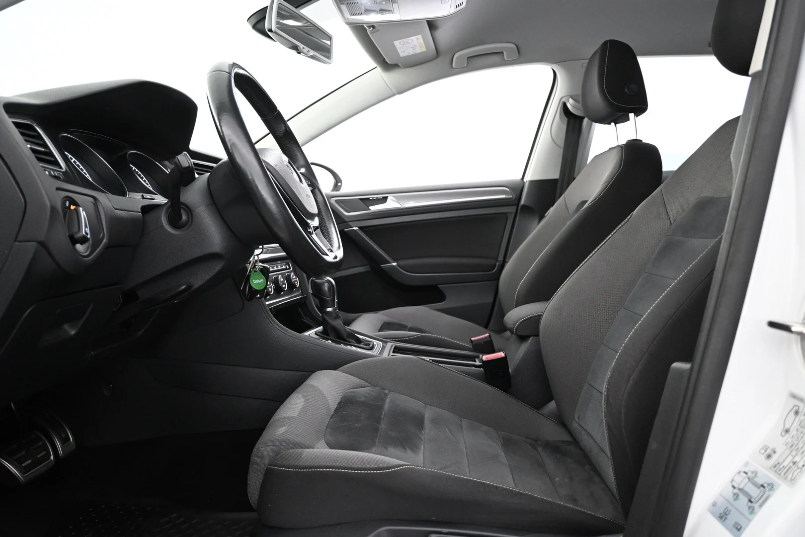 Car Image - 2M7NL4gGvL4wyfDjOTTXE1