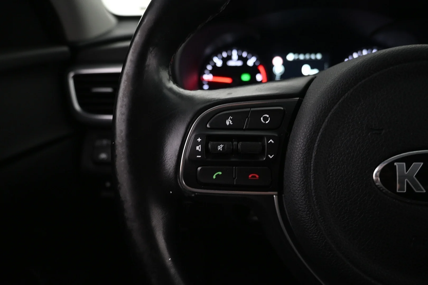 Car Image - 6wspHWL64cXlfoXK9TyIdr