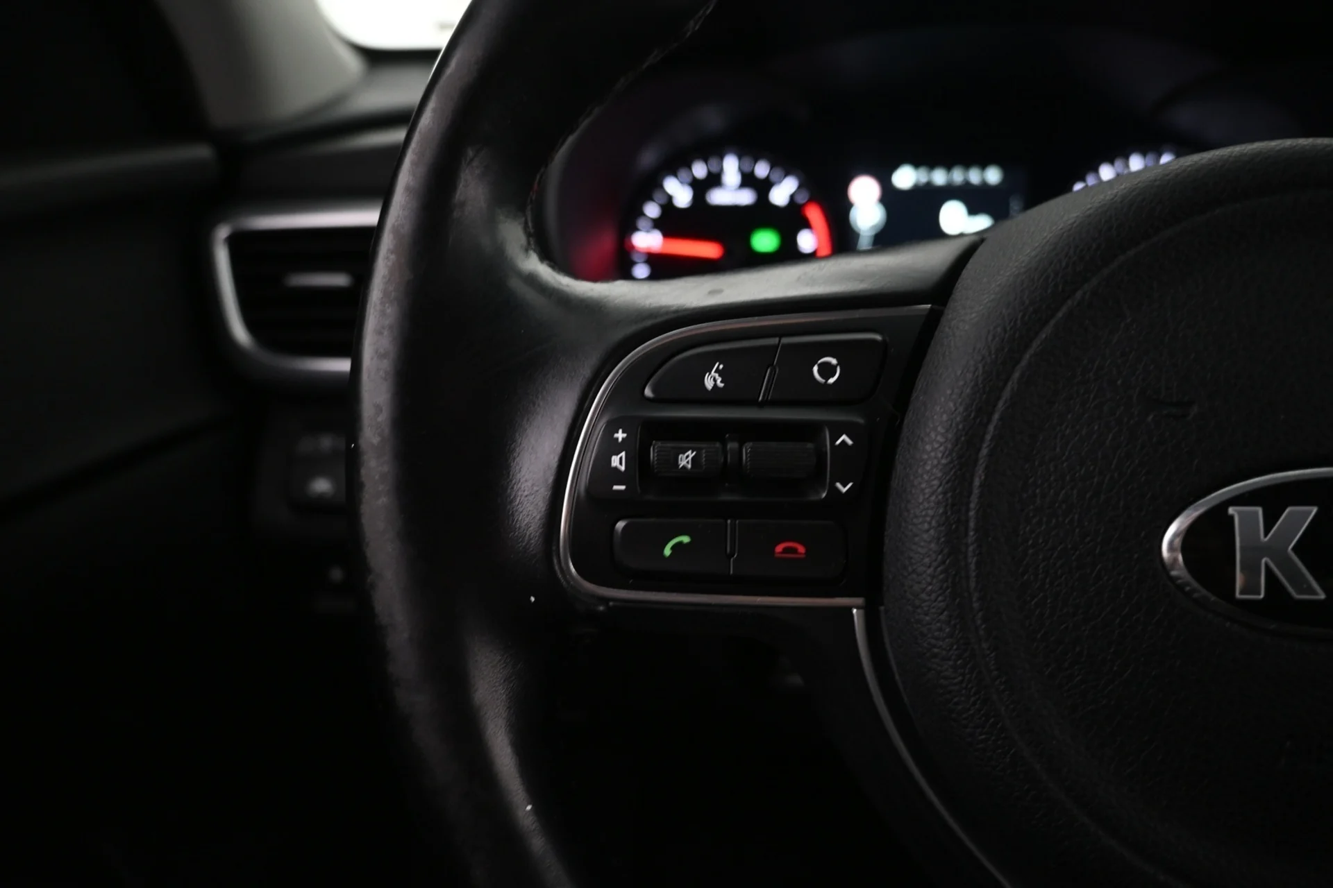 Car Image - 6wspHWL64cXlfoXK9TyIdr