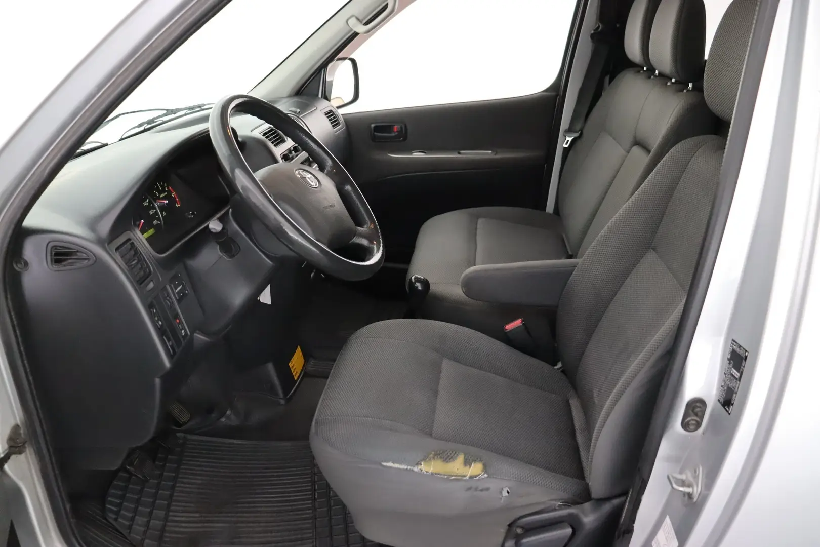 Car Image - 64wPTXvBecMqzeEwqLrKOP