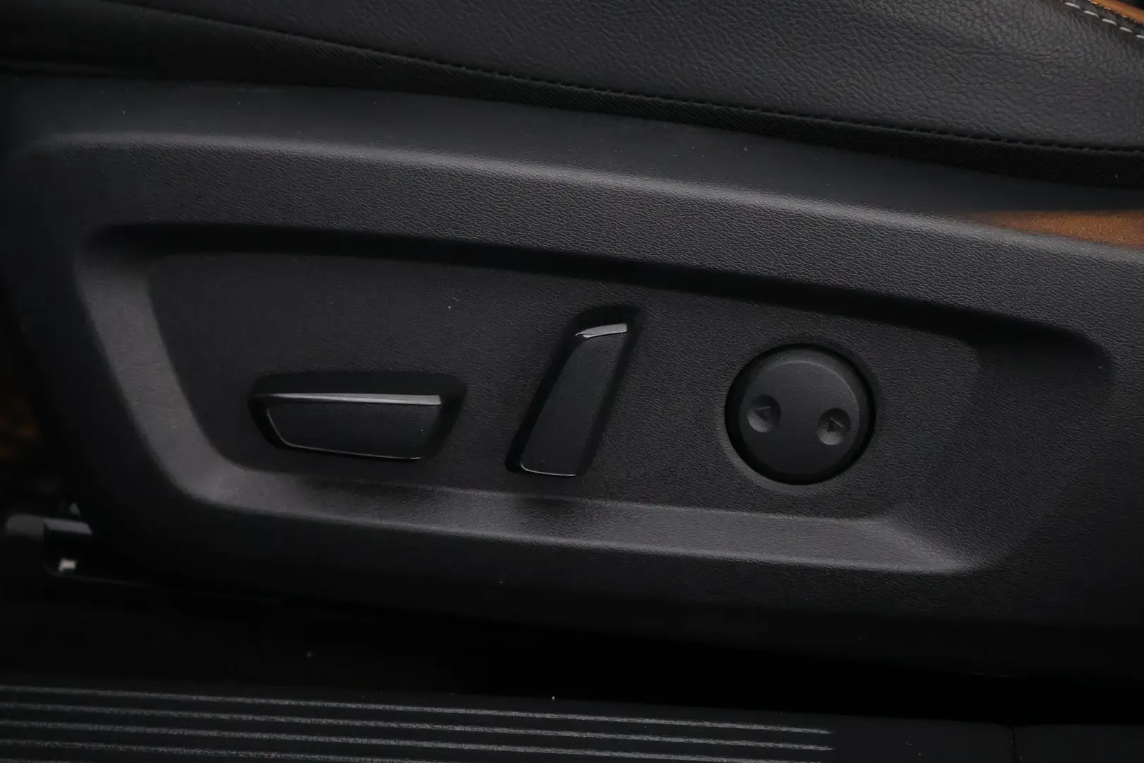 Car Image - 7DbuacK5P6orlFGjaa4VMI