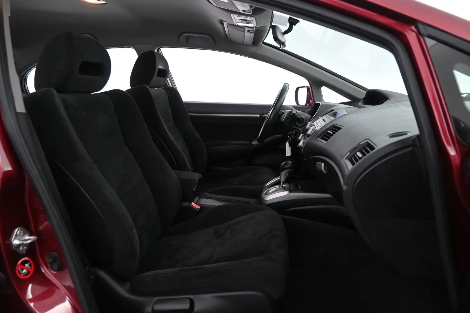 Car Image - 6K02kwqSLDs8t3jGOovnOa