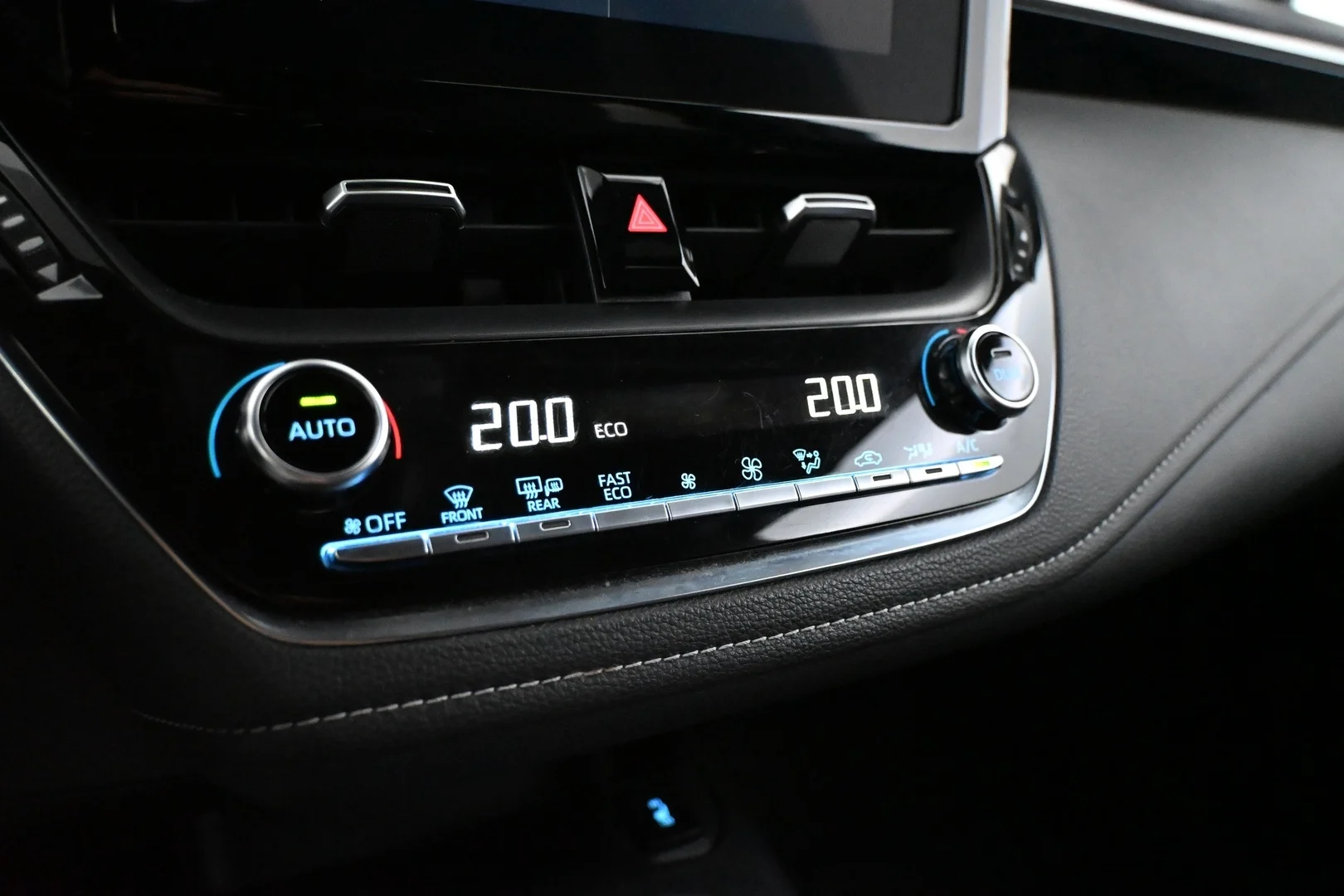 Car Image - 6iKB0iLBbDyv3vjF7XWz6r