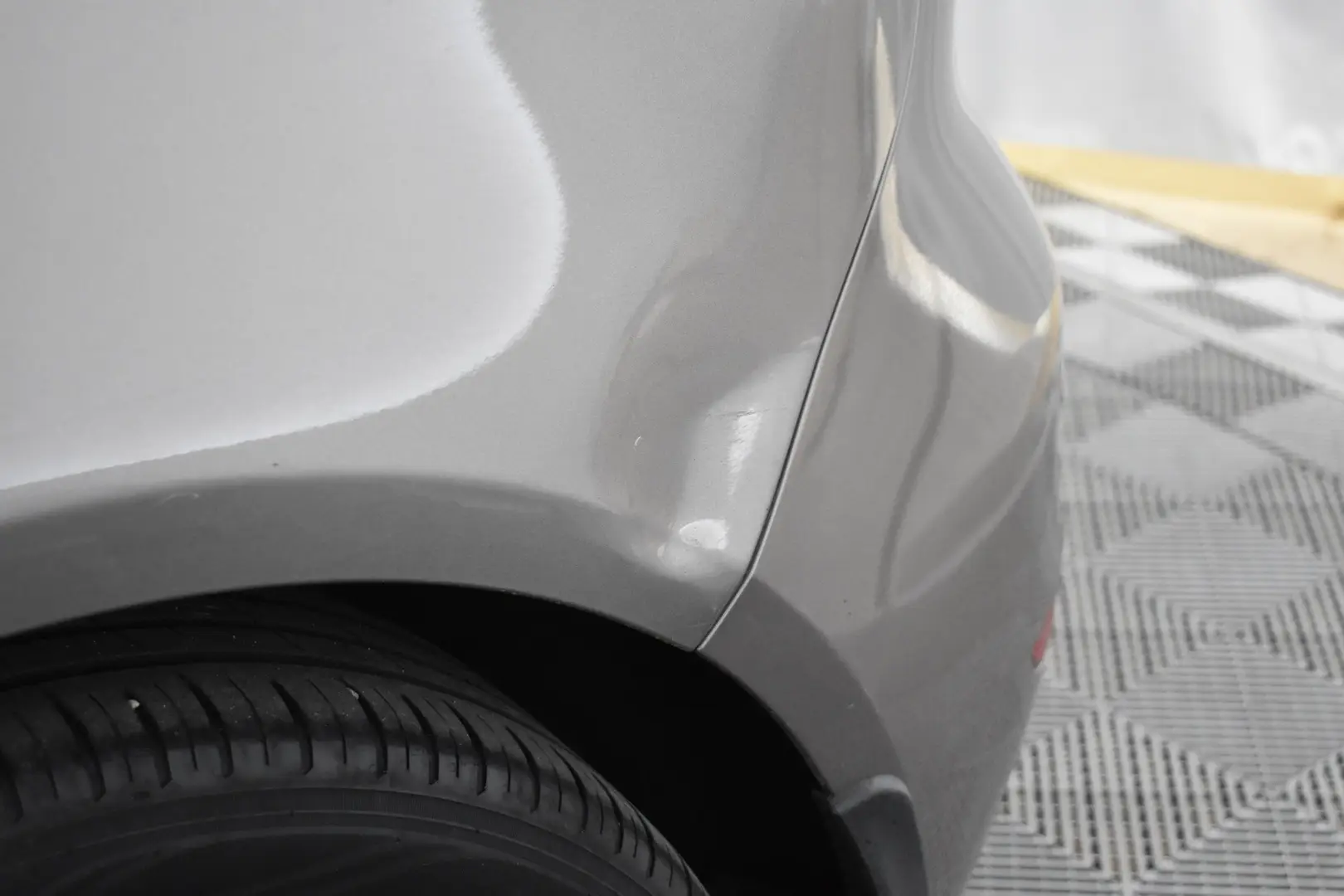Car Image - 1lLICZA9rEl0kvtzTZv1hy