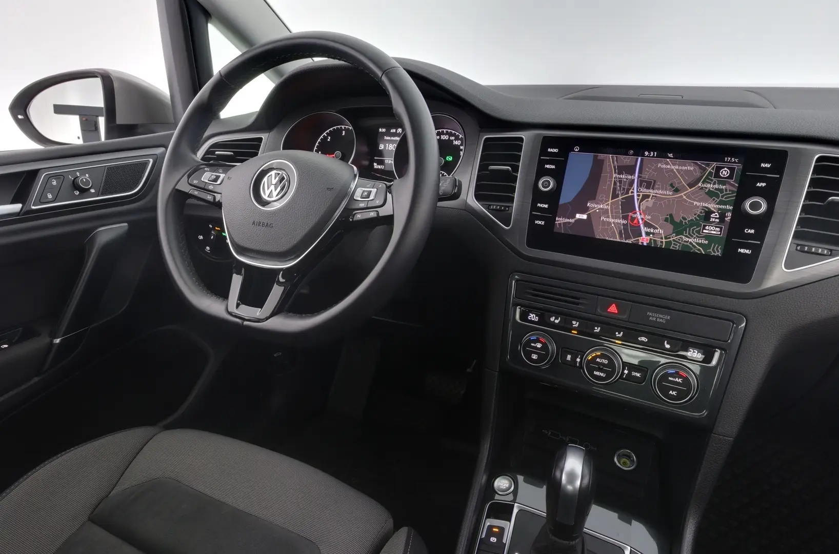 Car Image - 7KmoB11RE43HCBGp4ccymE