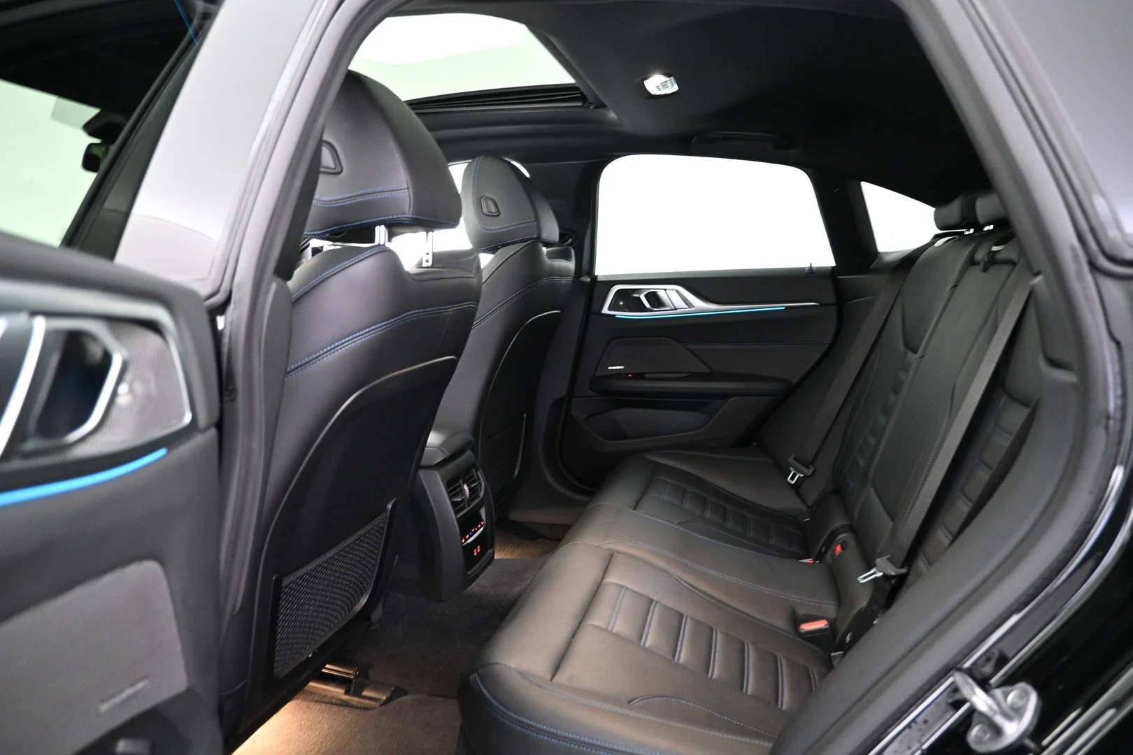 Car Image - 72pgLNfxiJw9Dmwbe7Dki7