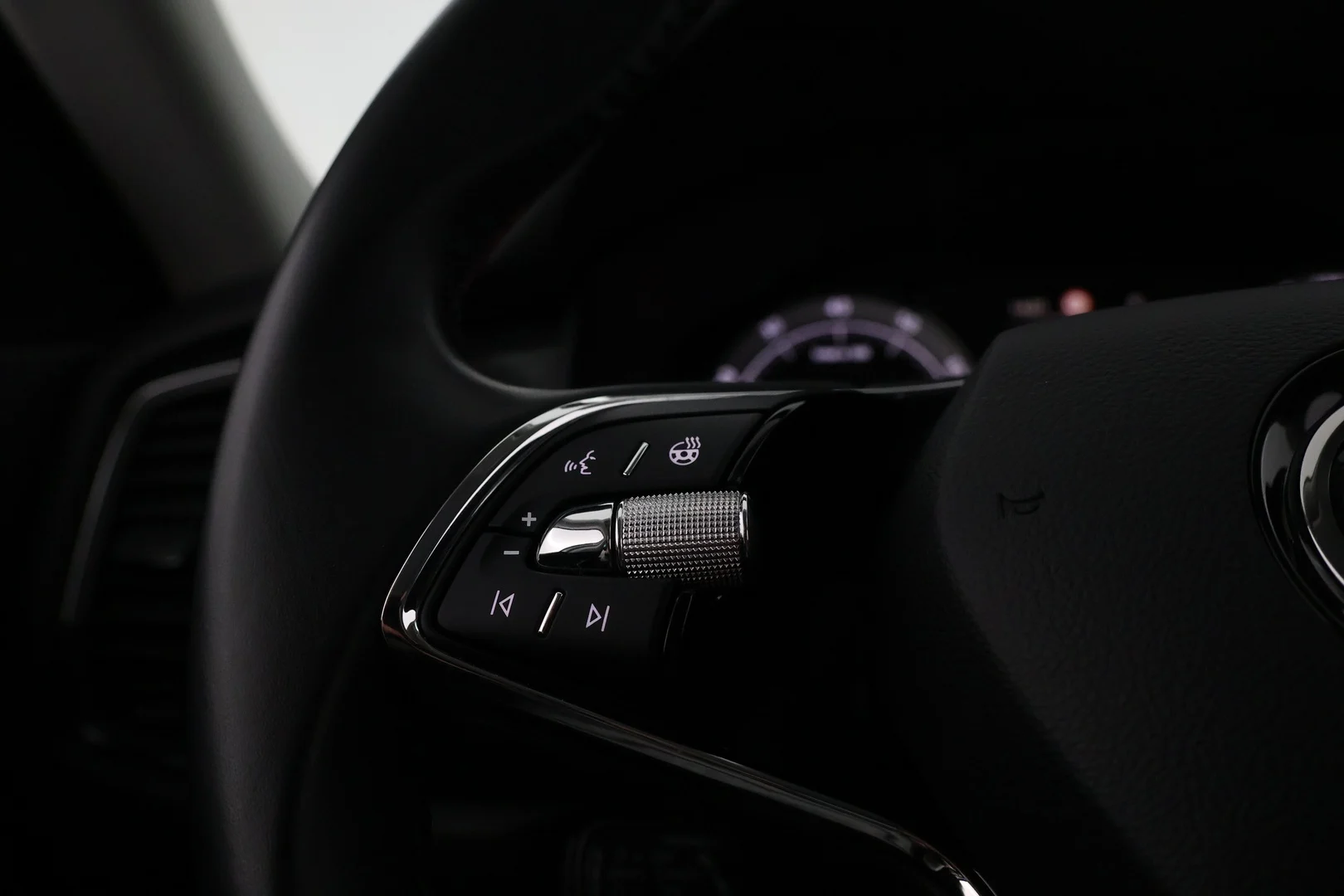 Car Image - J7rcaXnQawWLJkYEC69pM