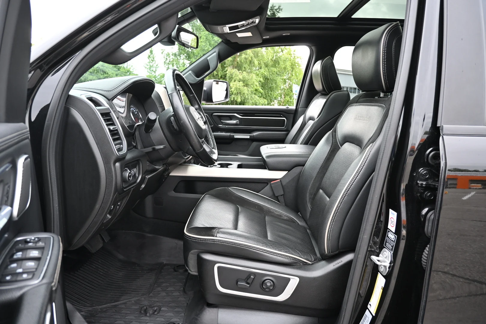 Car Image - 26WSk6kyeyvDoexXqyZiEj