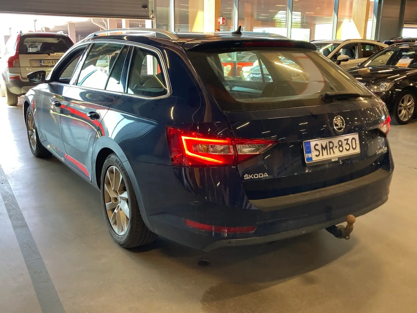 Car Image - 3pMDtqbL1vTjAJqYE414xb