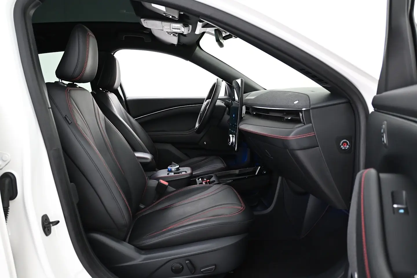 Car Image - 7Gr5ibZjdWTi9IjFPAeiAt