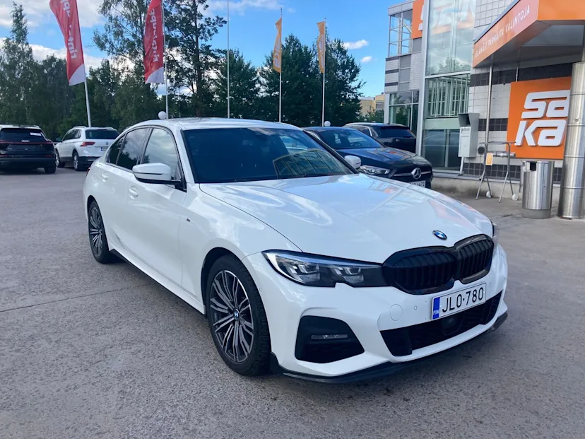 BMW 330