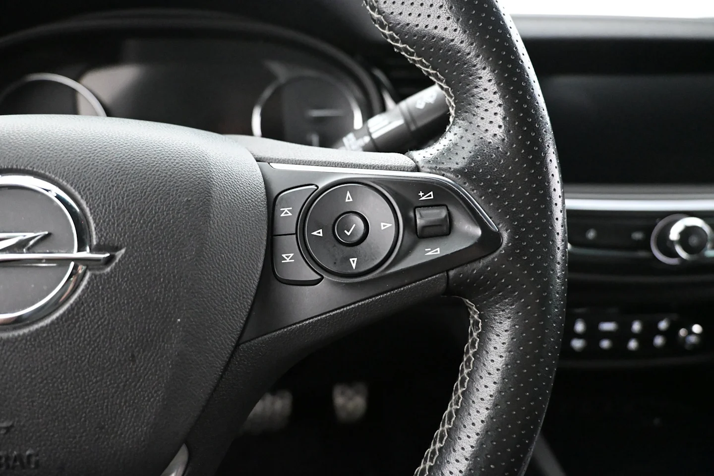 Car Image - 6dk0MuAzFNFlMV9CZBypjh