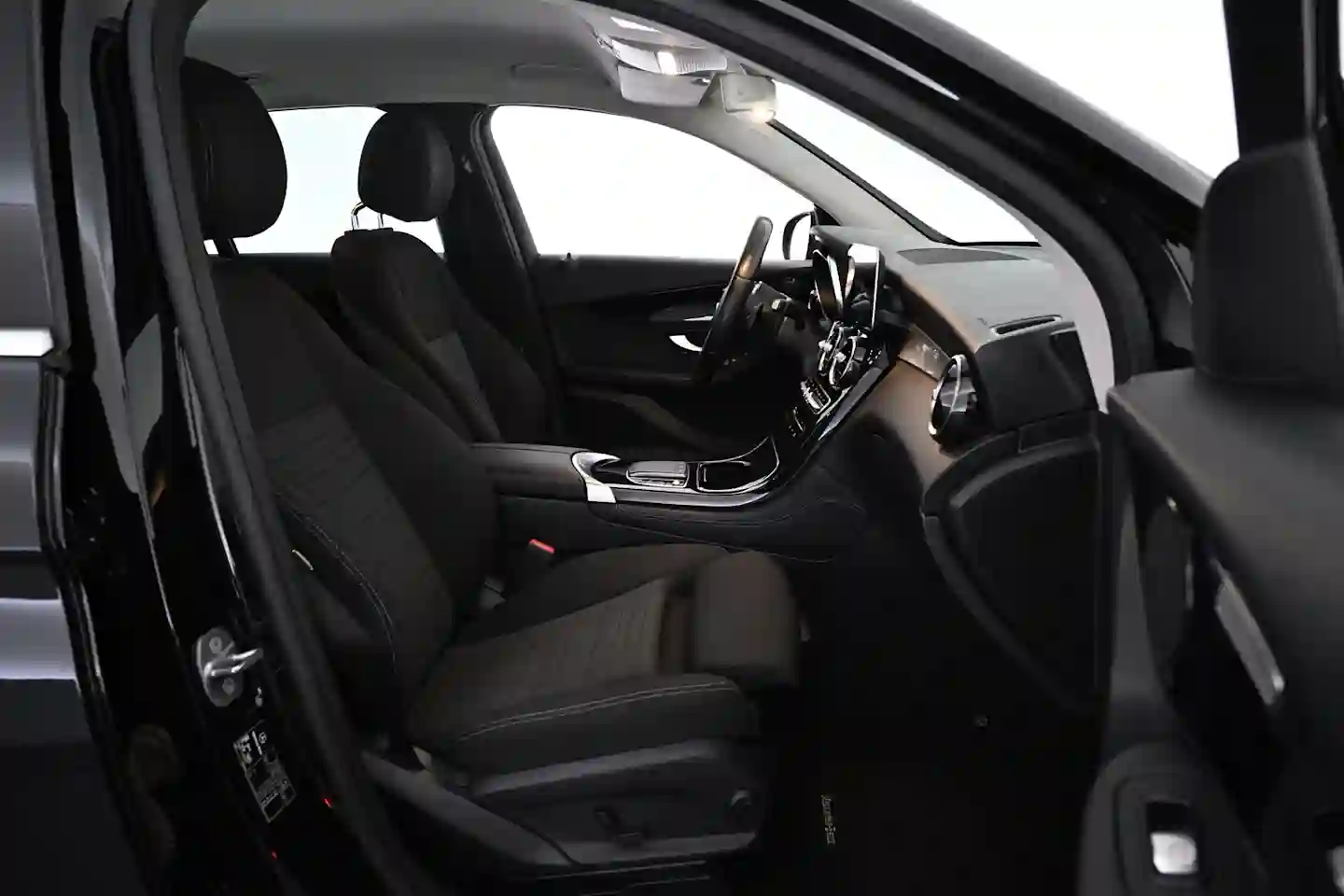 Car Image - 2VhyiIZwJ2dQxOmDFxJhLL