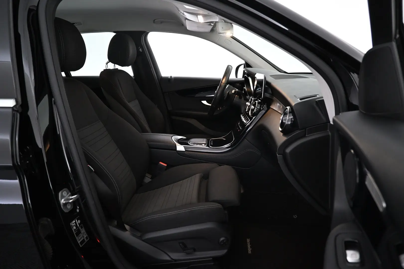 Car Image - 2VhyiIZwJ2dQxOmDFxJhLL