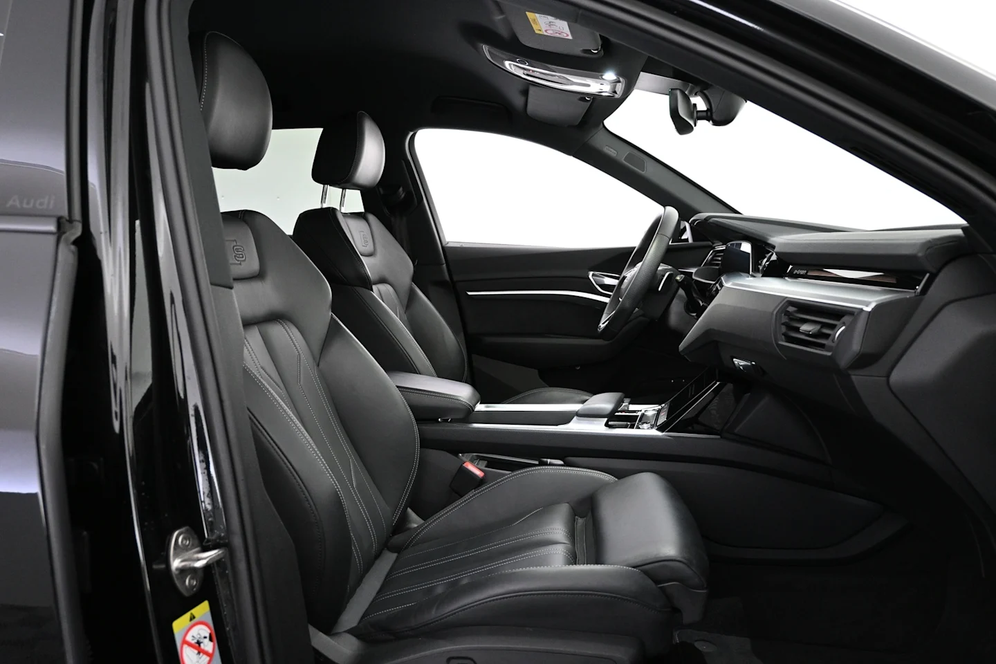 Car Image - 3y1SawntEXxnjzqcdsEwQ9