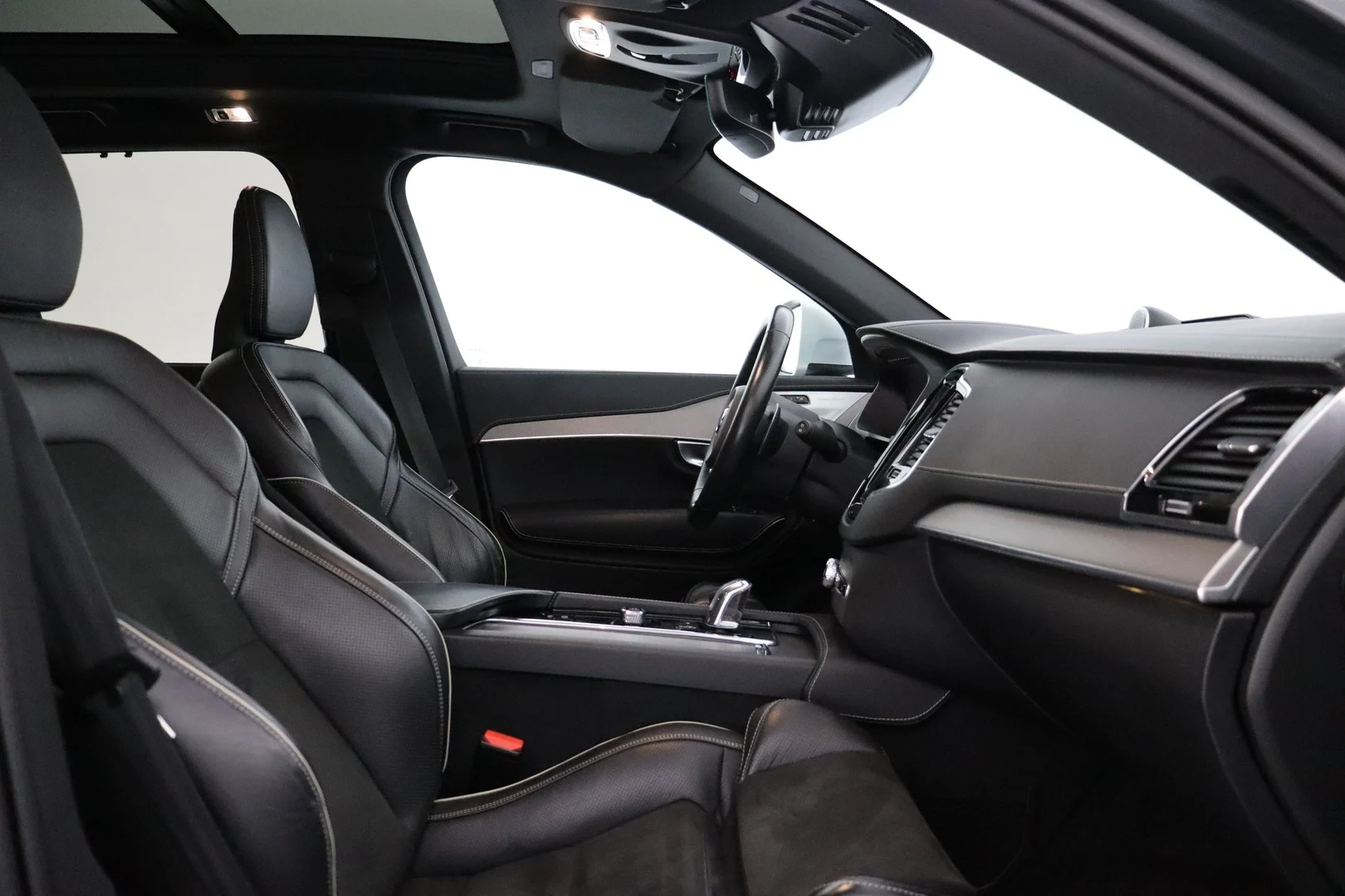 Car Image - 3x8C7pFDsOW0TwFaytcHe