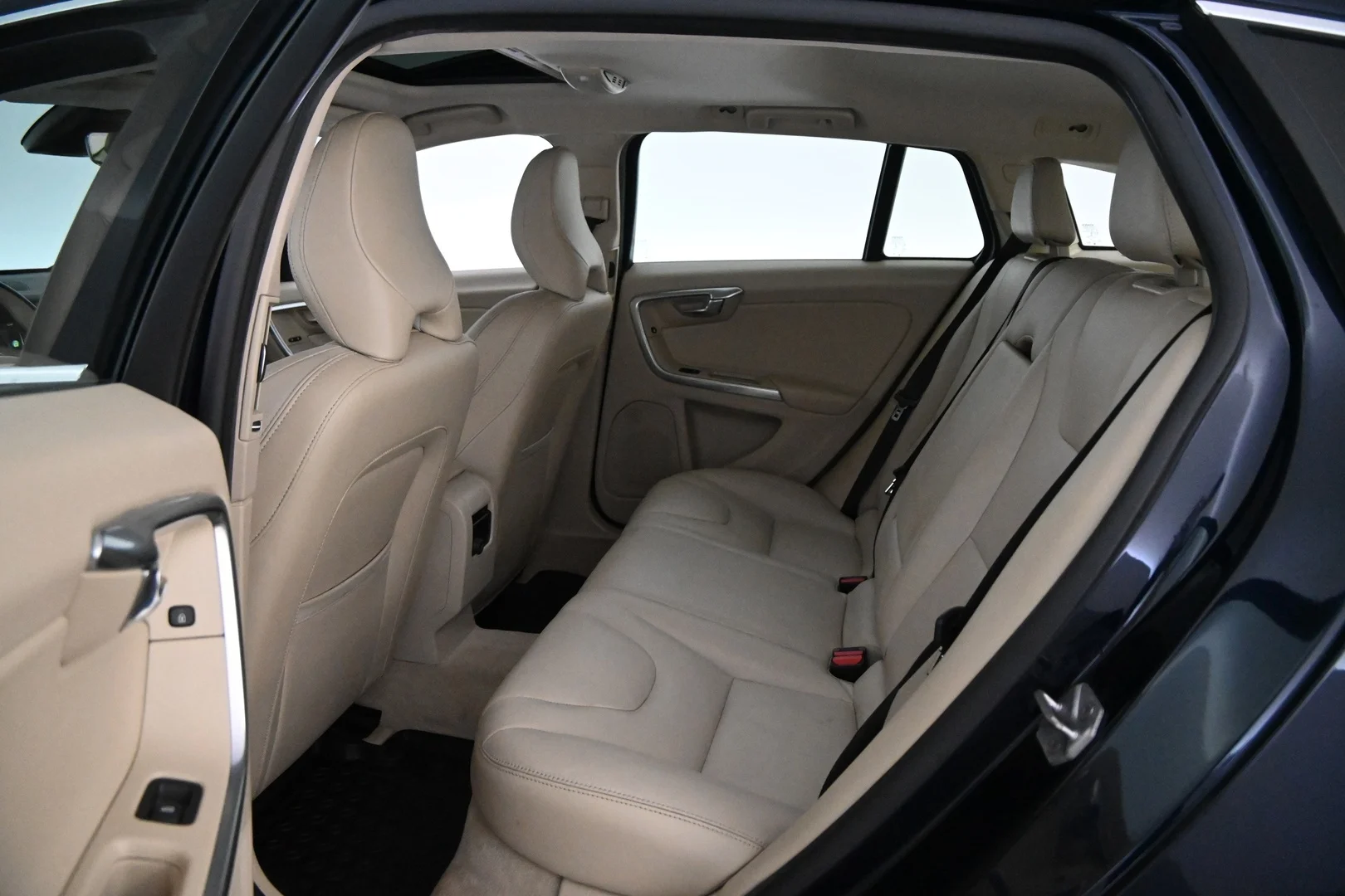 Car Image - 7wqgfSHWiUUaR7gpEcrEqX