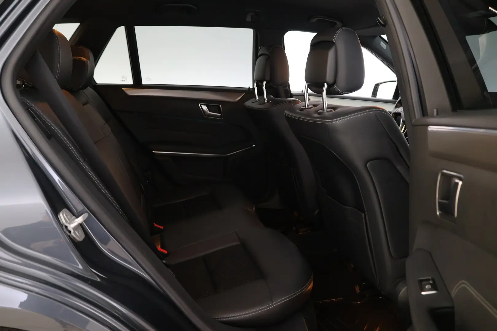 Car Image - 3b4tIwlkBwQRDHNE2WWawf