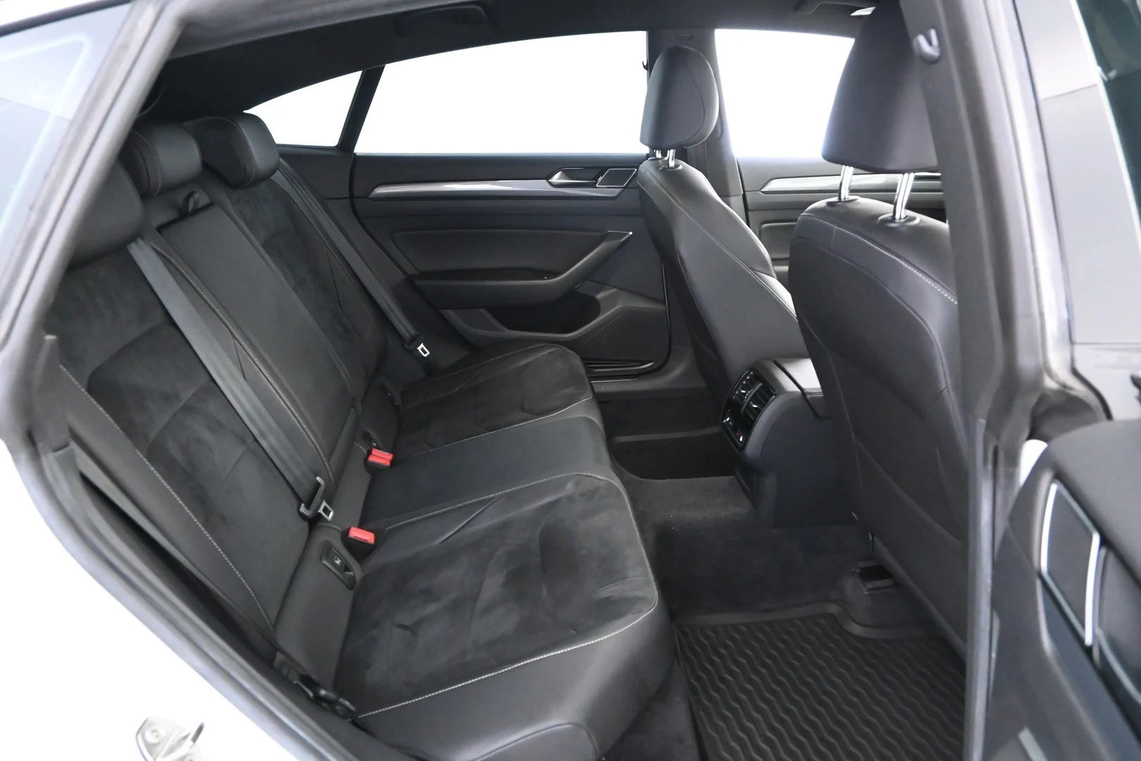 Car Image - 34NBVhC3VRQFWEehVGnle4