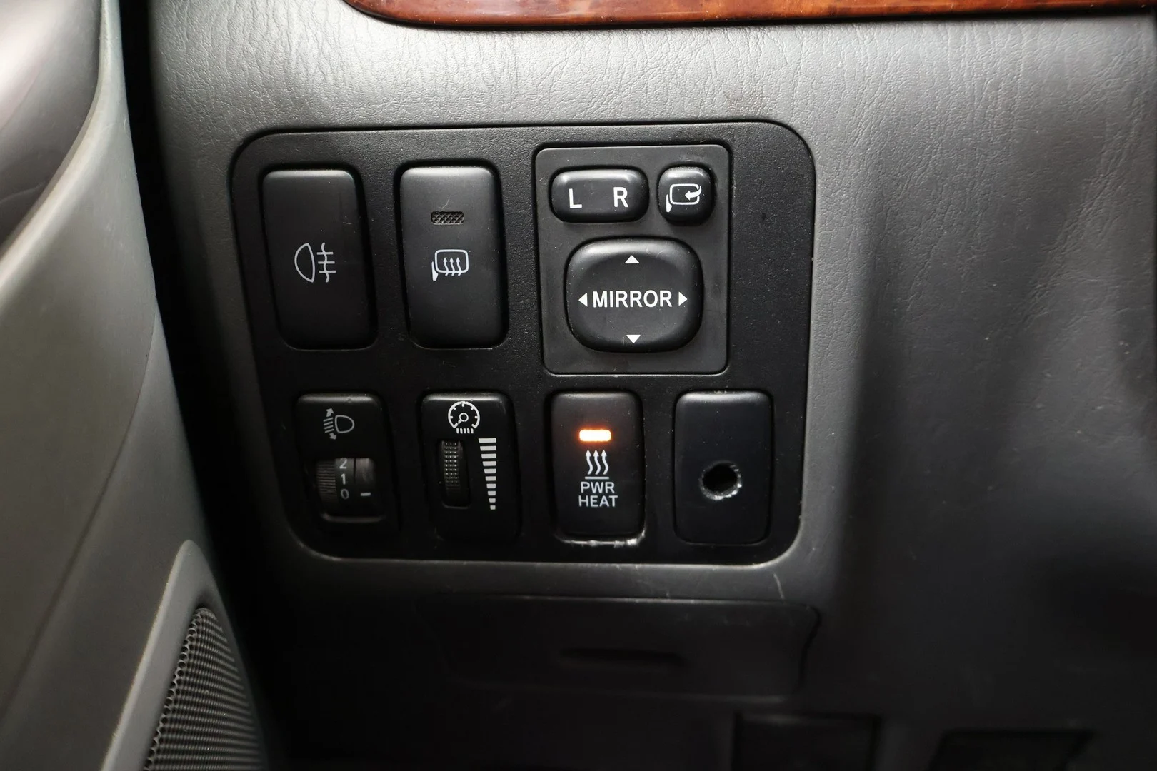 Car Image - 4eSbzzCkSsHvU266nbYCFe