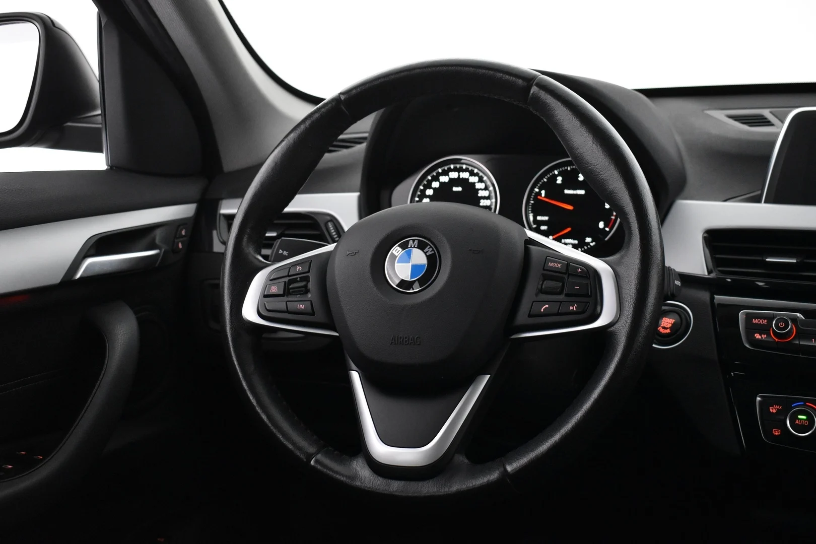 Car Image - 3HPeL0j7Lu4GxD6SfaCUFb