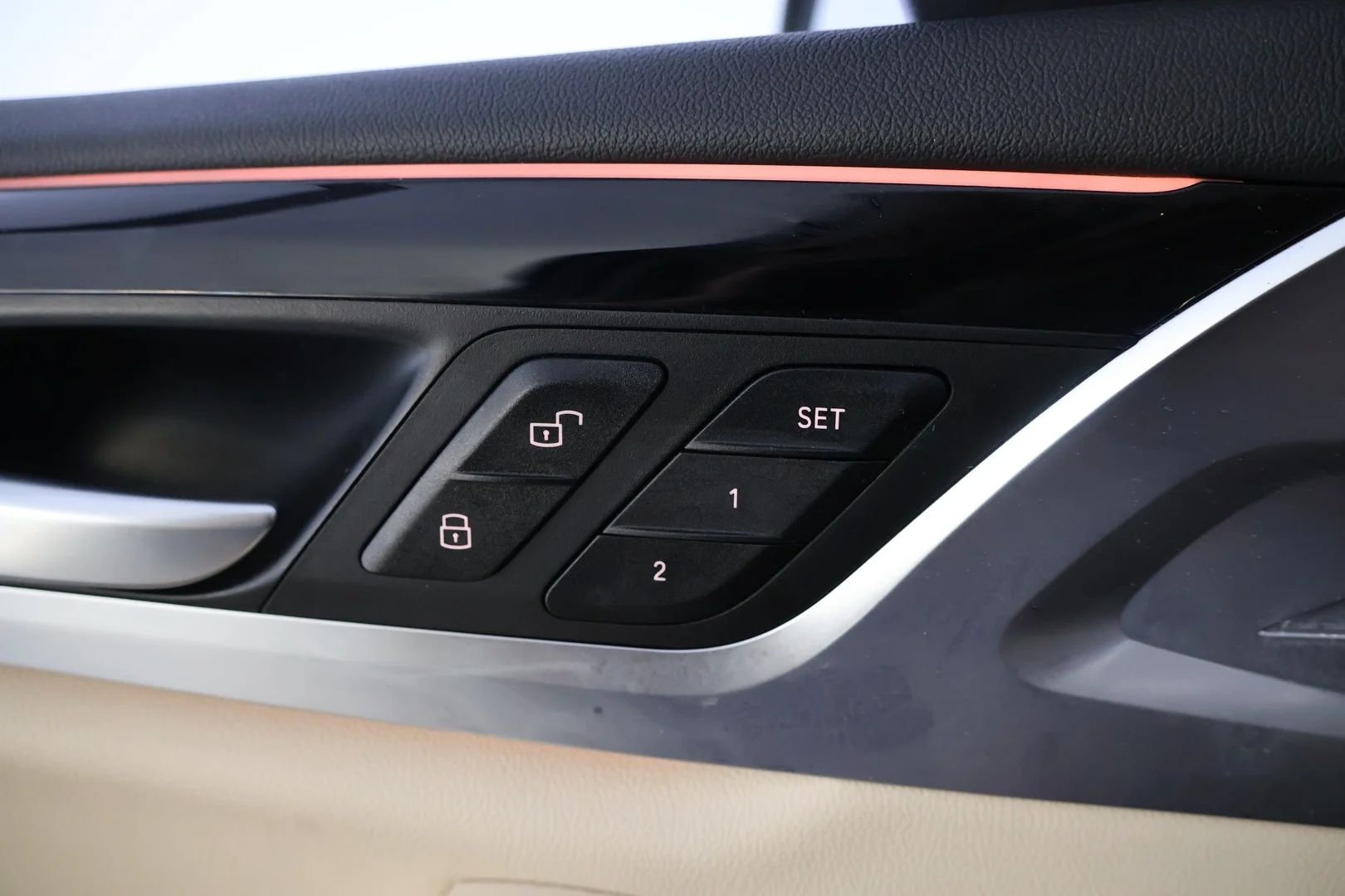Car Image - VJ1n2UmIDqIPLtmAGFjMp
