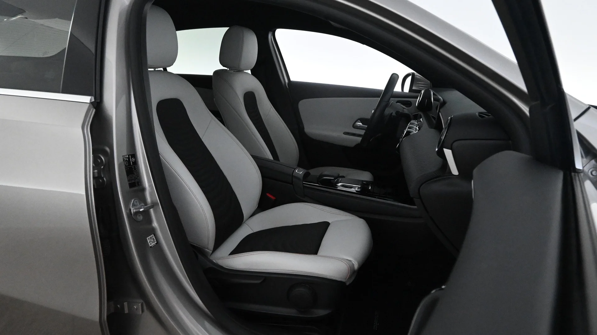 Car Image - 3IyE41VXGgIa2CQ7PBJ1BZ