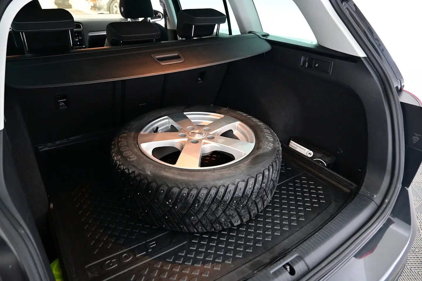 Car Image - 1XzUHb5Dq5cz2GncMDV6JY