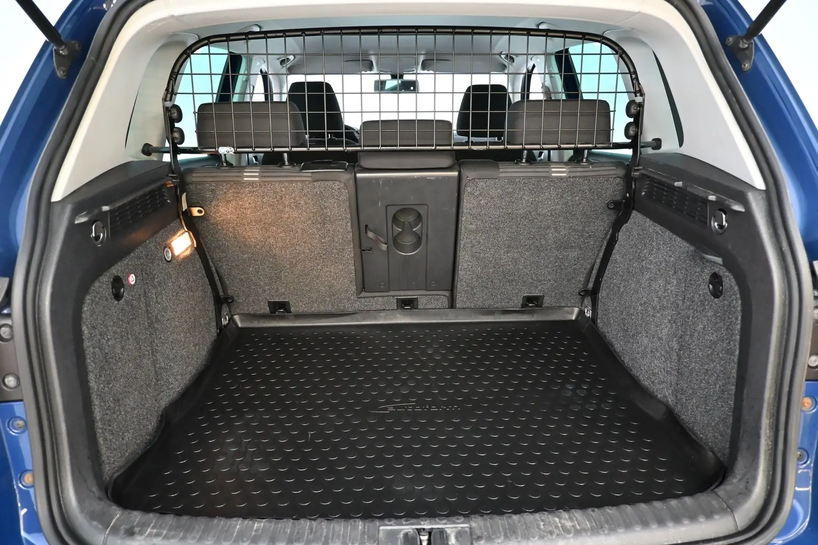 Car Image - 6TrG6ORZfoO1hi8wFGJzmf