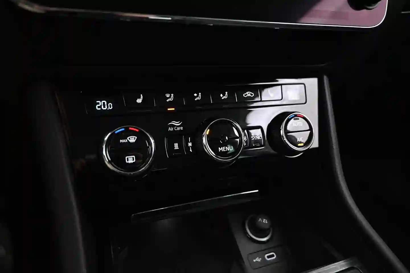 Car Image - 1hTWXRO9i0JH1CttTJJFt3