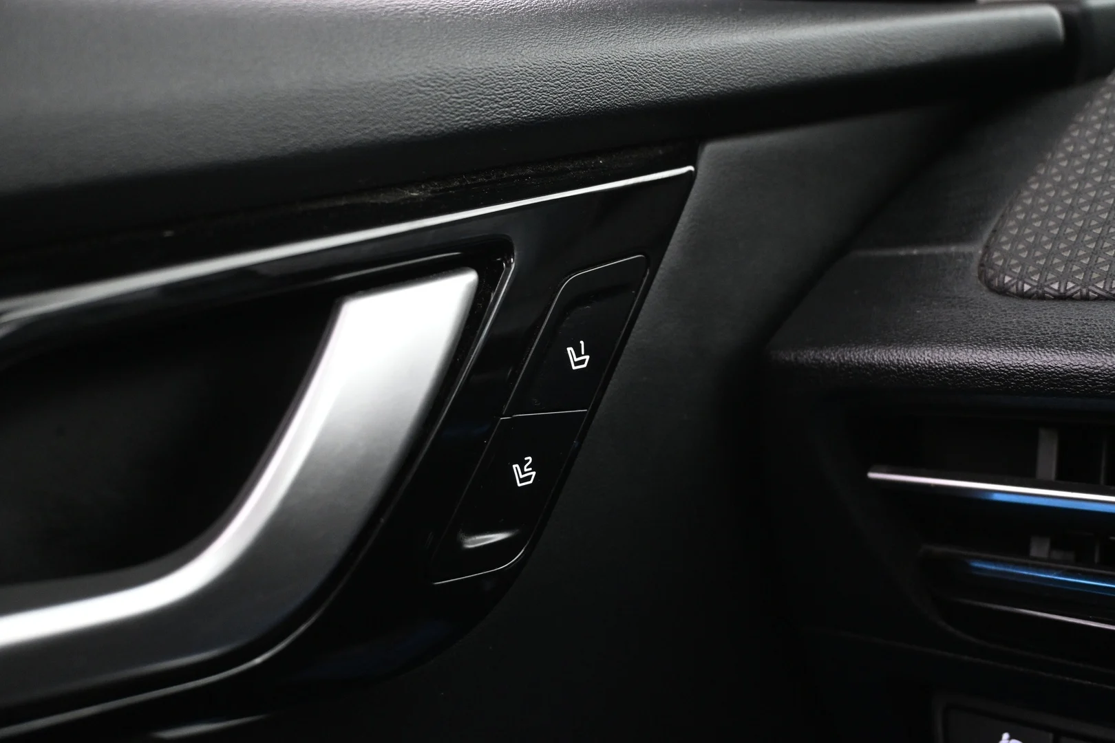 Car Image - 3x2sSMAdDq9dh5txXtmnVi