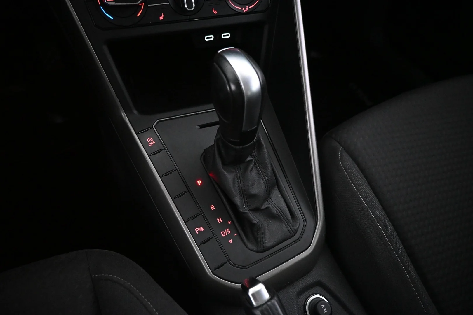 Car Image - 21c7fiLYPuclnc8dGffnGx