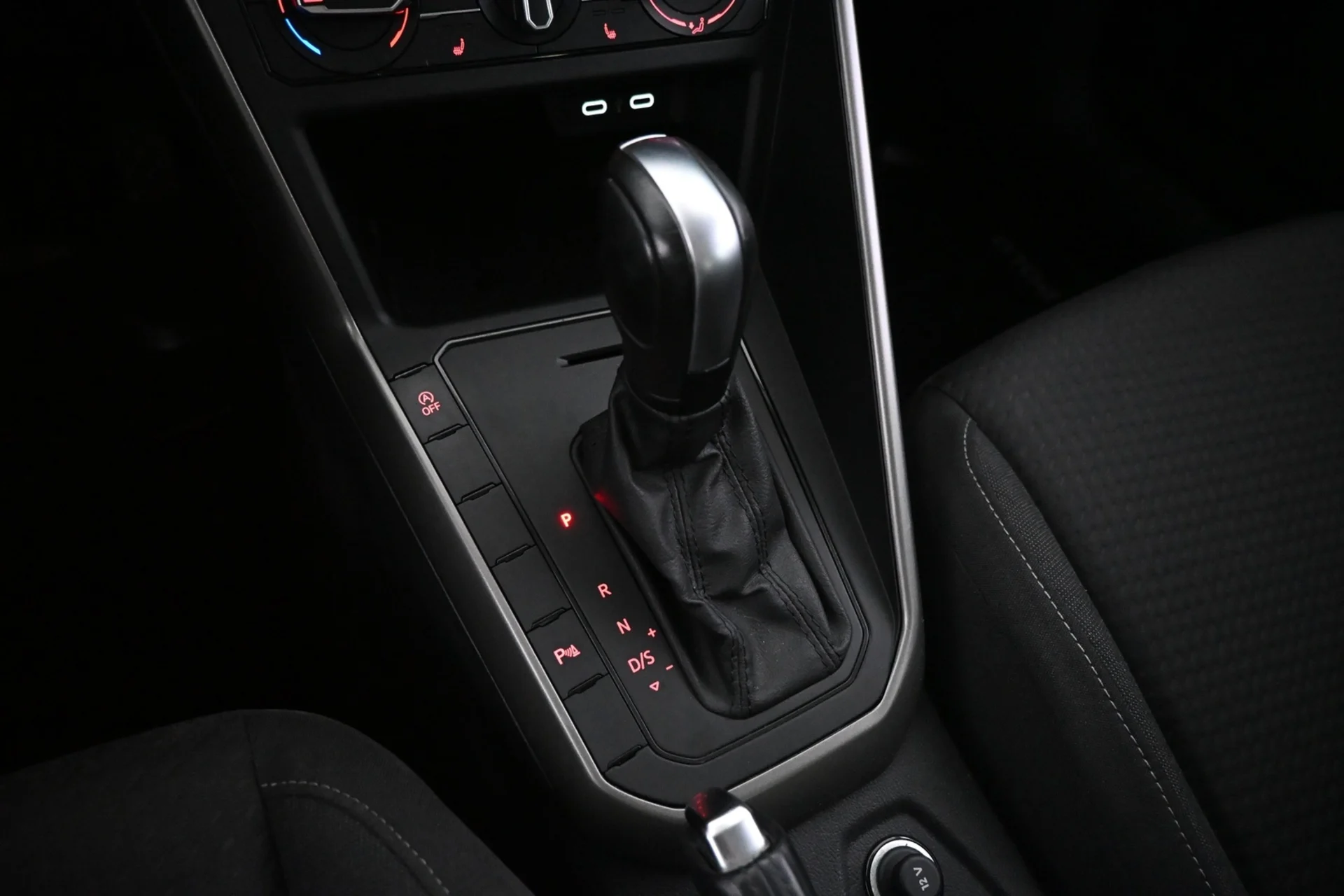 Car Image - 21c7fiLYPuclnc8dGffnGx