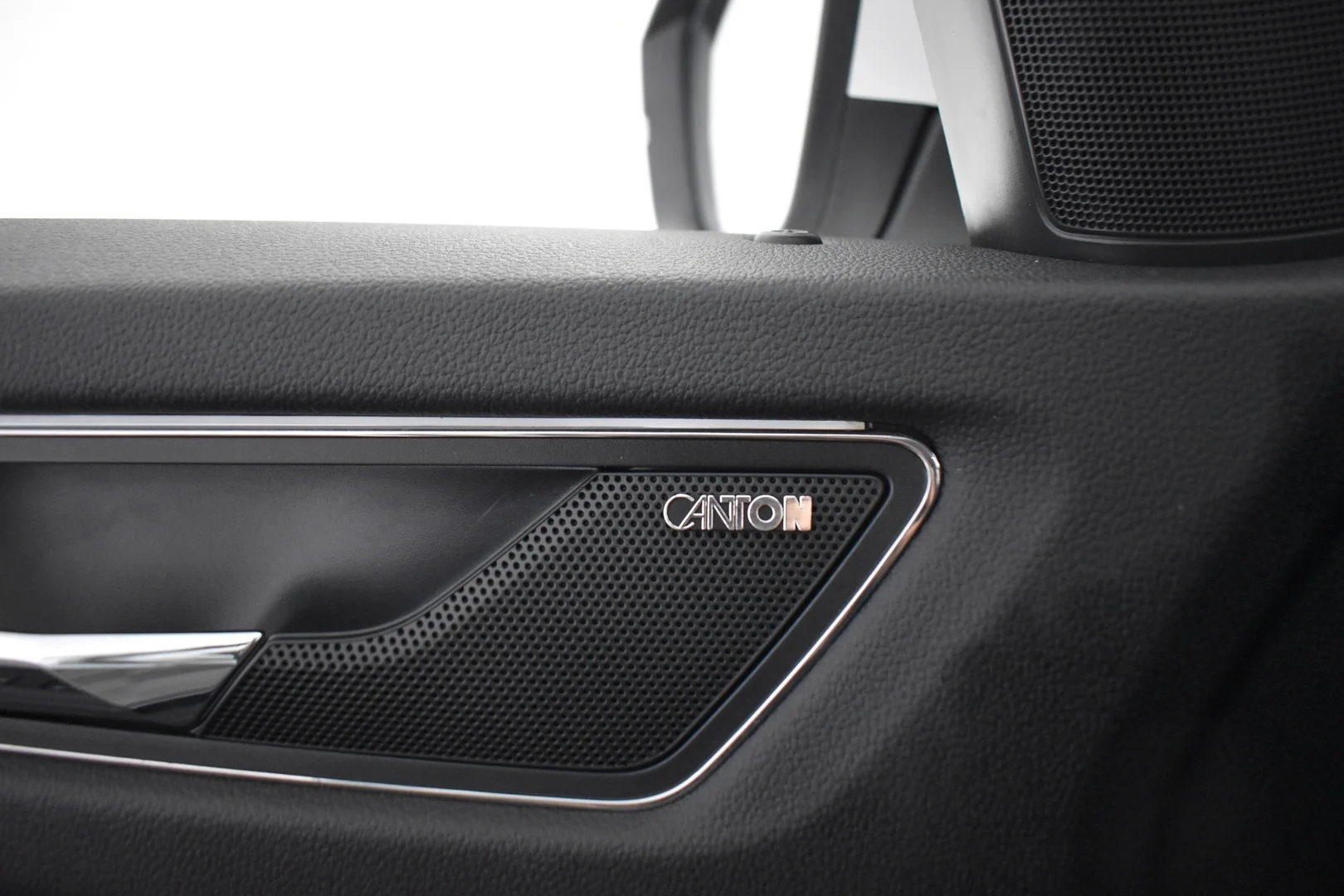 Car Image - 5hLoFwjJbZWoS6aWXnRJw1