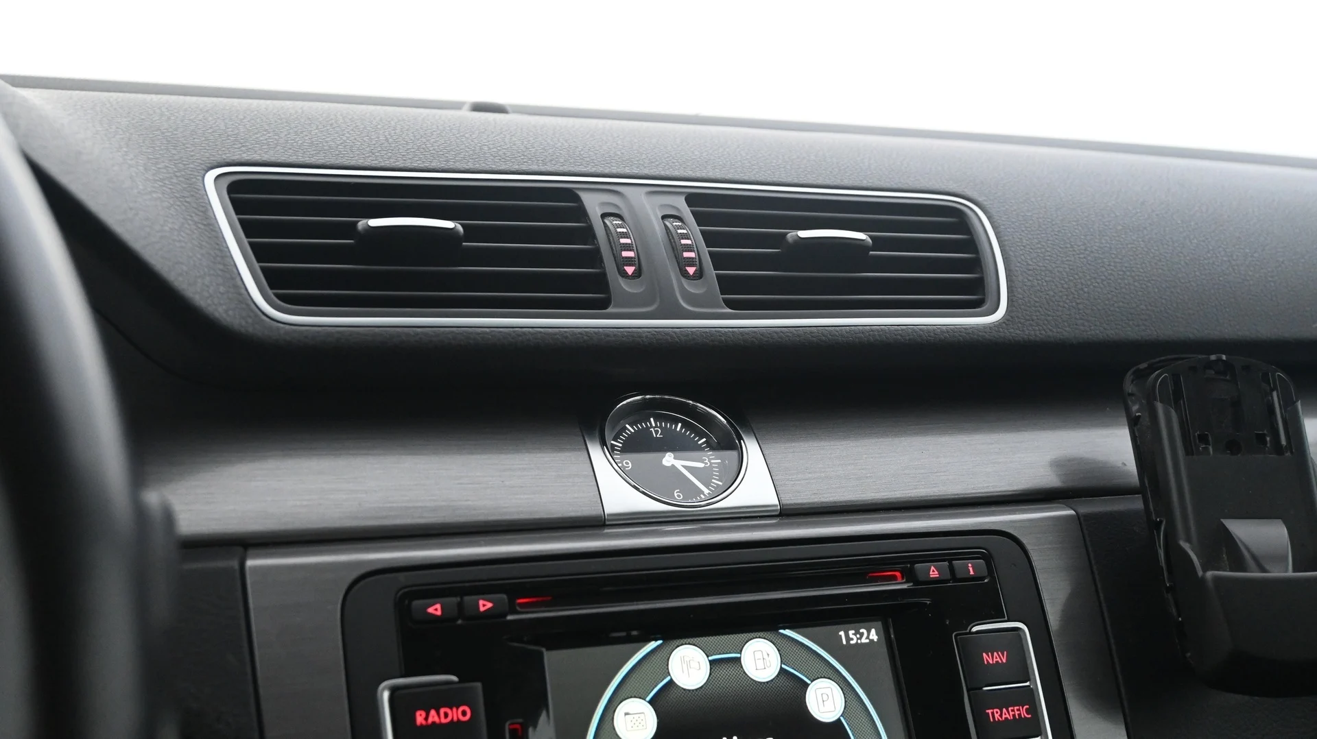 Car Image - 38GROhHzXZXUpXnC1DGRKk