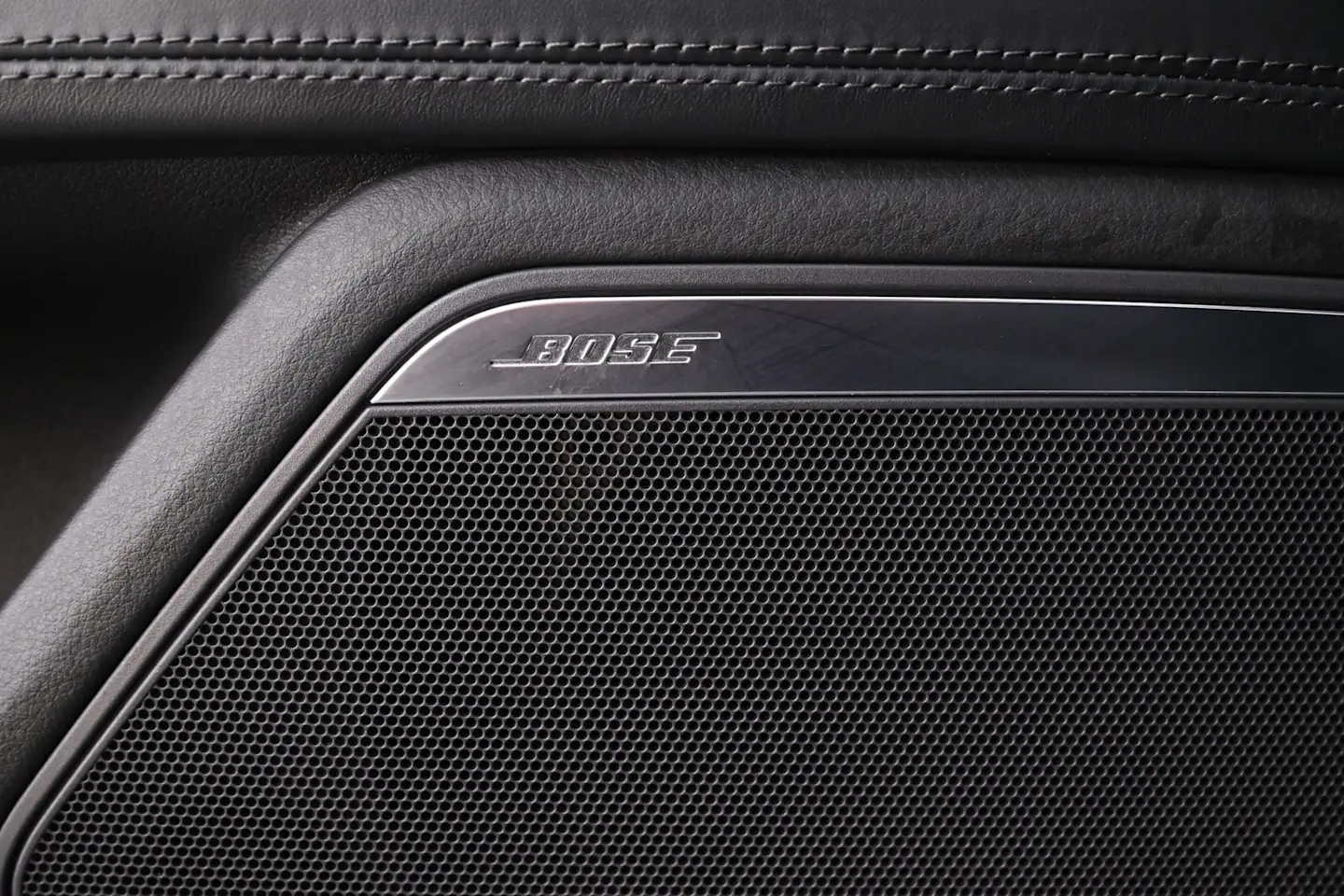 Car Image - 4vZA4TXxZTKUvXRzIKnhdy