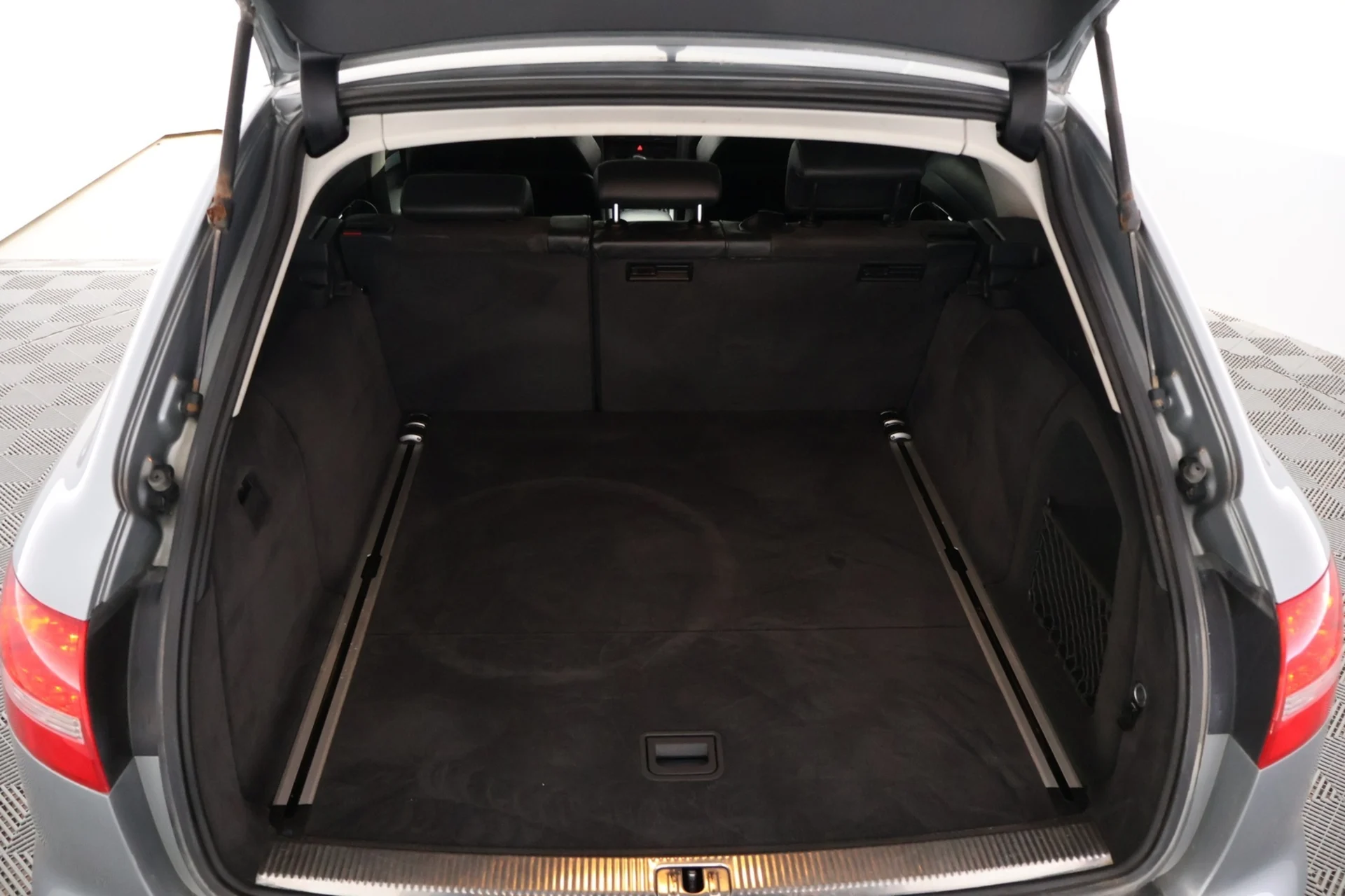 Car Image - 7rLsQwOJgfEJftydcUILGR