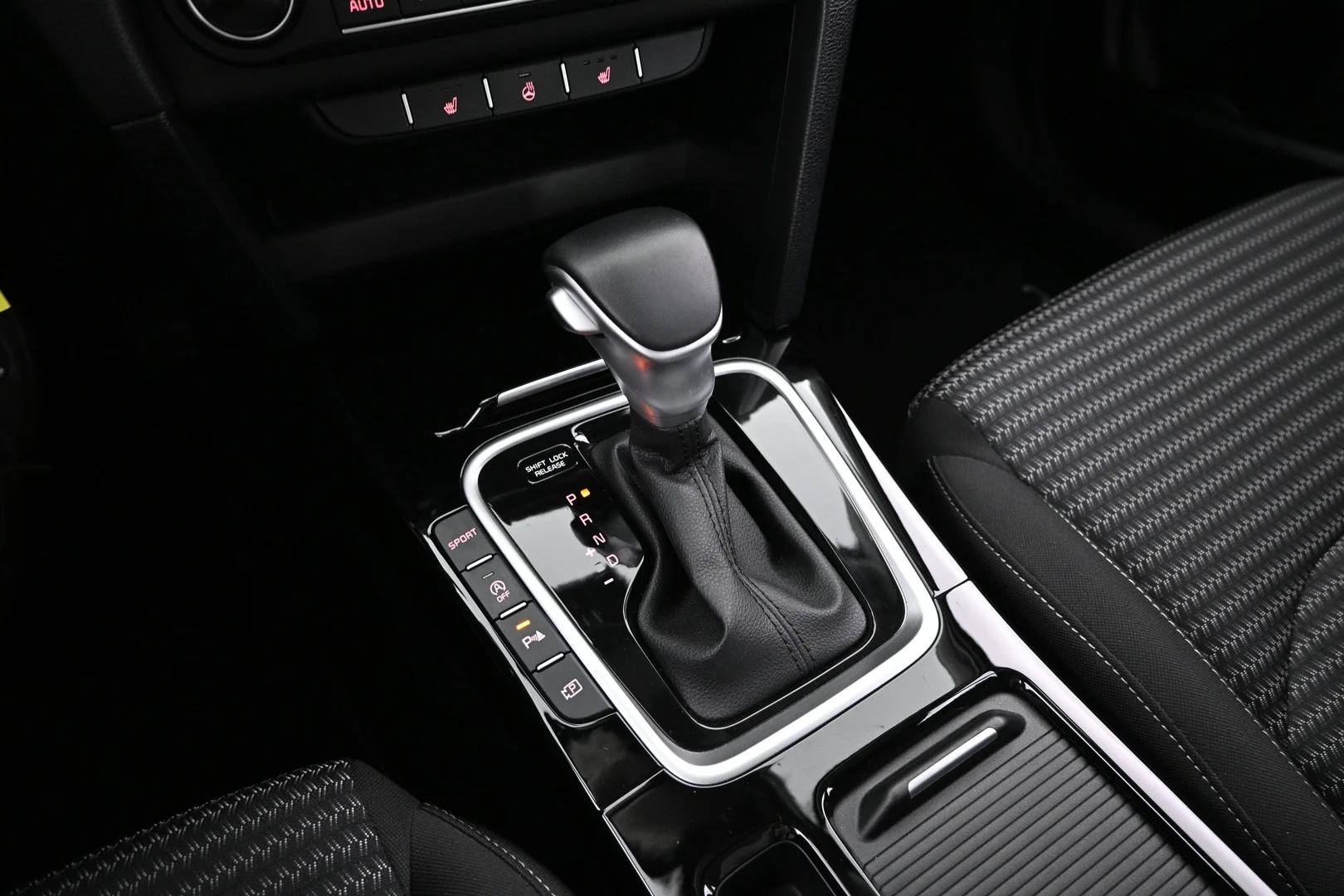 Car Image - 6suuz0Lhh3nEFsBAb8cZP3