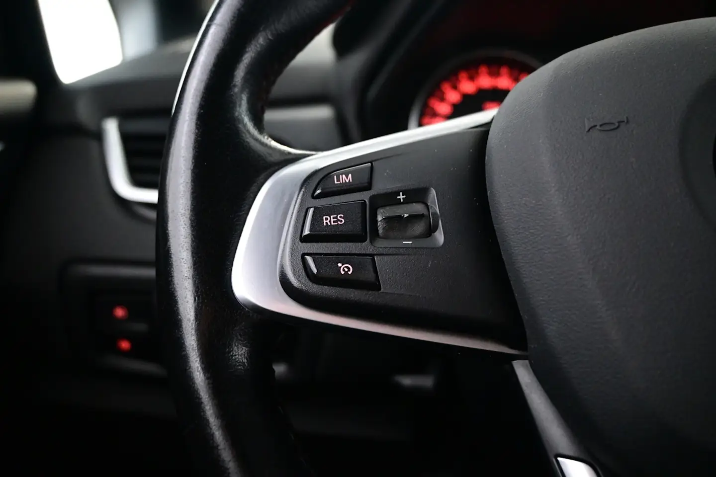 Car Image - 1B2DooCANXUDnFvIrLY12Y
