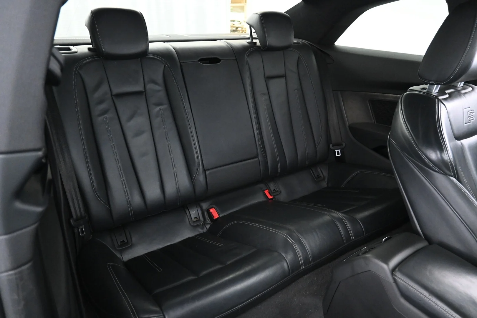 Car Image - 6TQlLY1hvzzeoMHQc2jJX0