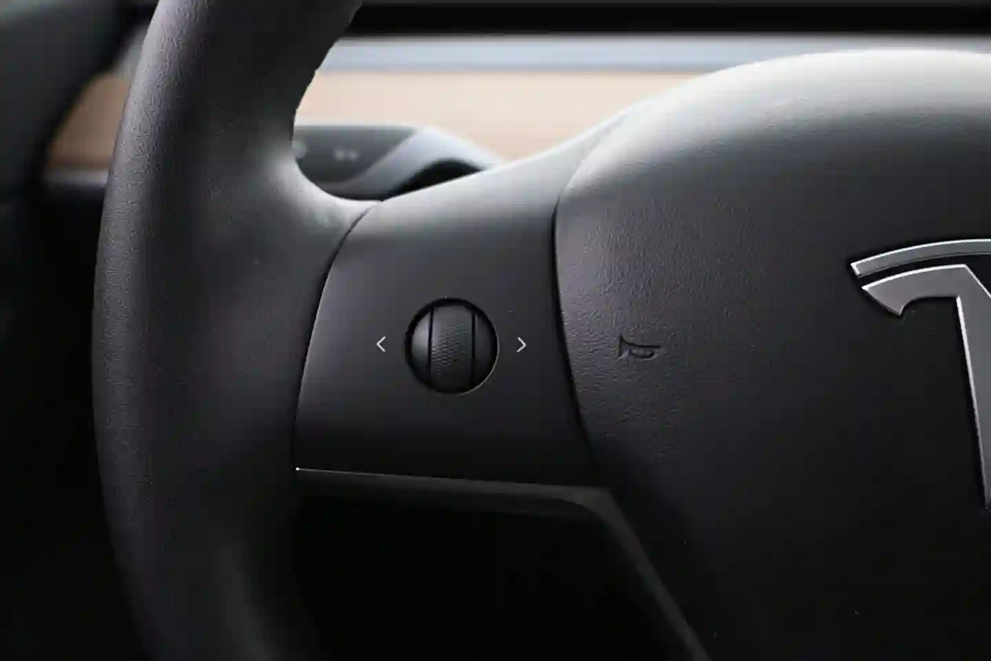 Car Image - 3ZOCRQR4HeSzL4aoiyjhN6